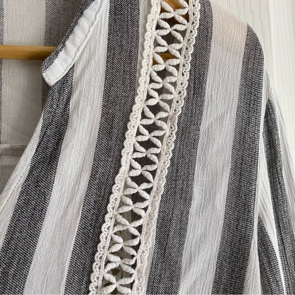 Chicwish loose fit tunic top gray white puff sleeve. V neck large/X-Large - Picture 6 of 8